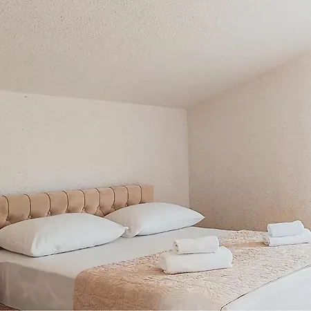 Stunning In With Wifi Apartman