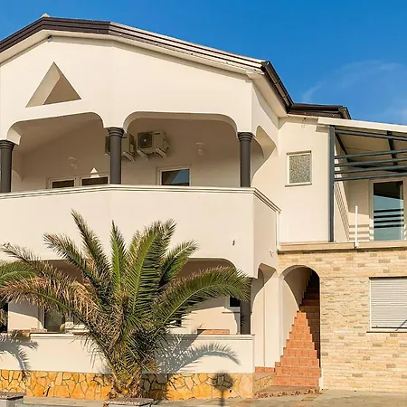 In With House Sea View 아파트