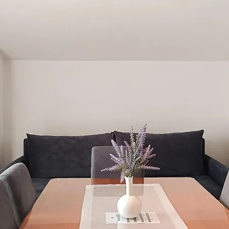 Stunning In With Wifi Apartman