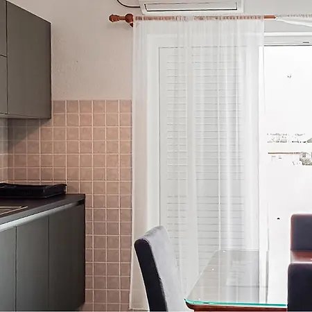 Stunning In With Wifi Apartman