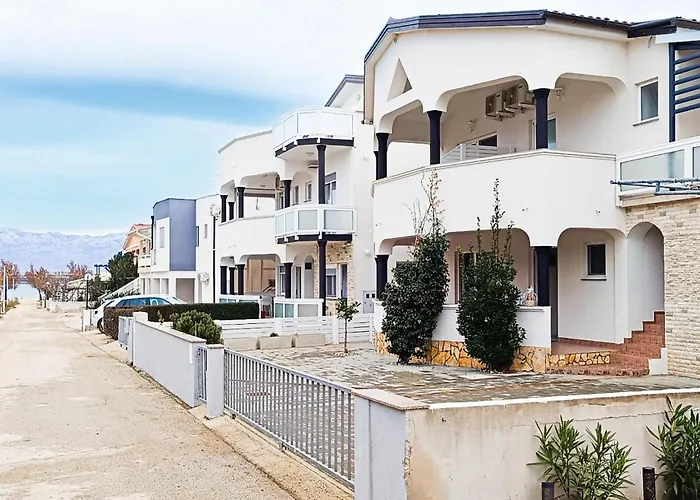 Апартаменты In With House Sea View Вир