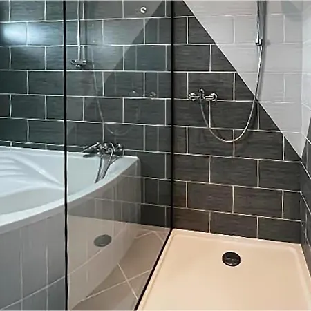 Stunning In With Wifi Apartment